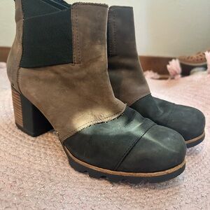 Sorel Black and Brown Heeled Boots (NO insoles)
